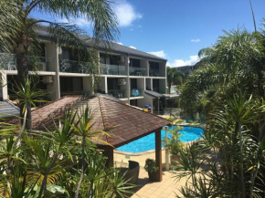 Burleigh Palms Holiday Apartments, Surfers Paradise